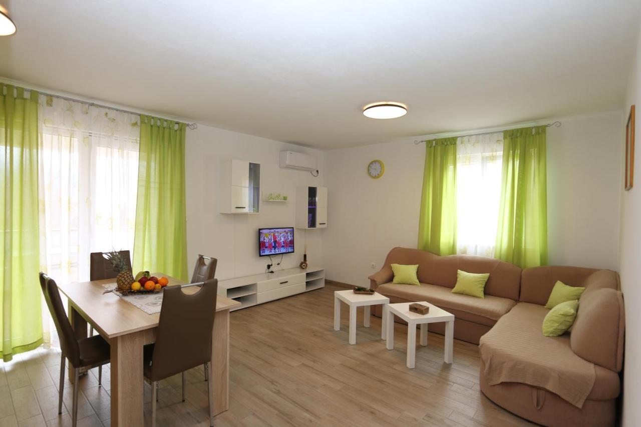 Apartments Mirjana Šilo Εξωτερικό φωτογραφία