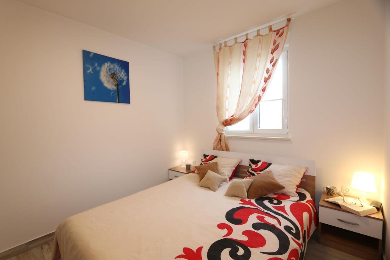 Apartments Mirjana Šilo Εξωτερικό φωτογραφία