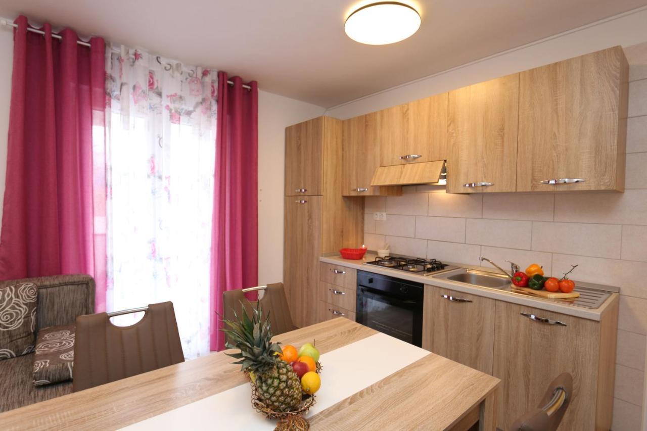 Apartments Mirjana Šilo Εξωτερικό φωτογραφία